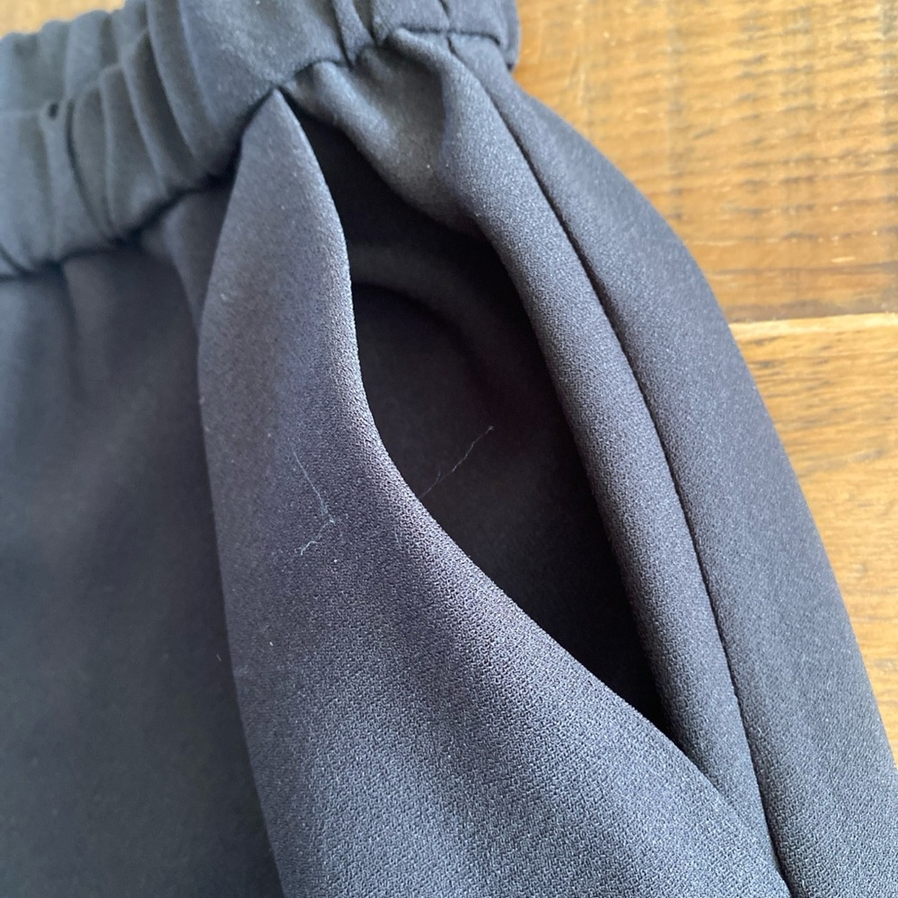 NEW Elizabeth and James High Rise Wide Leg Flowy Pull On Black Pants - Picture 5 of 9